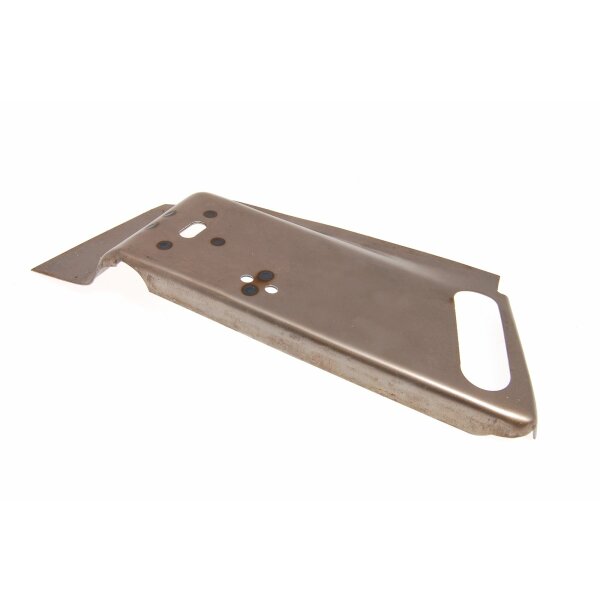 BRACKET, WHEEL ARCH TO GRILLE SURROUND LH