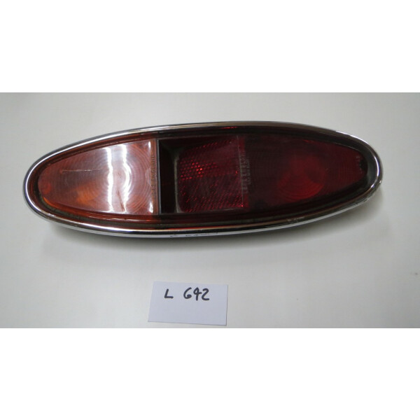 TAIL LIGHT COMPLETE, WITH ORANGE FLASHER LENS CRACKED, L642, L53779